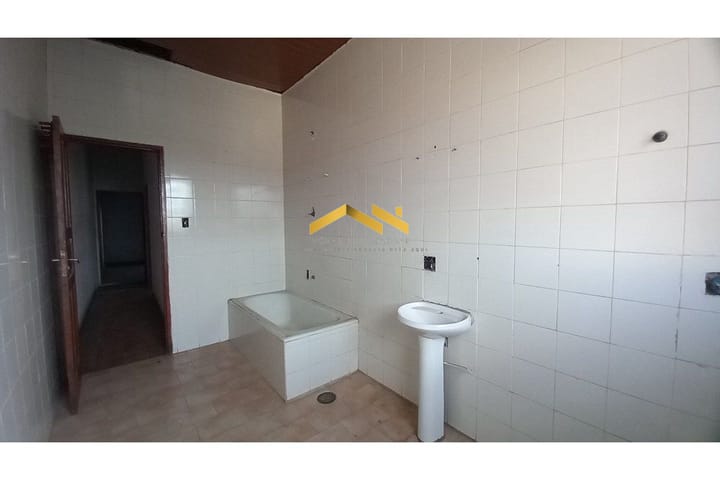 Casa à venda com 2 quartos, 140m² - Foto 9