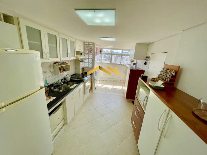 Apartamento à venda com 3 quartos, 147m² - Foto 12