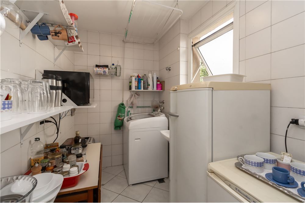 Apartamento à venda com 2 quartos, 56m² - Foto 25