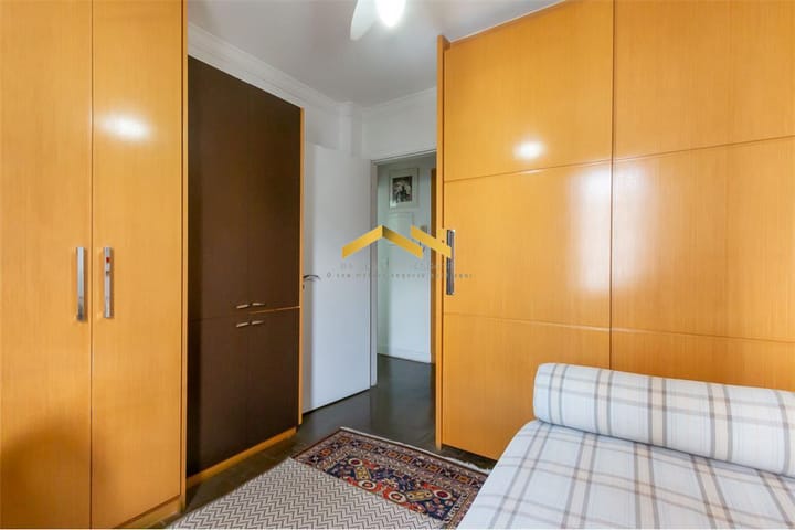 Apartamento à venda com 3 quartos, 137m² - Foto 18