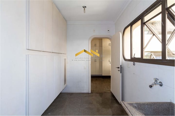 Apartamento à venda com 4 quartos, 231m² - Foto 12