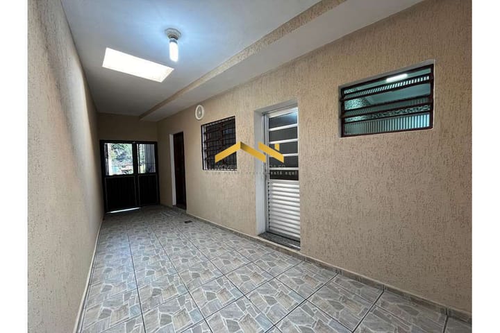 Casa à venda com 3 quartos, 178m² - Foto 2