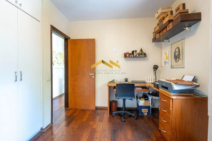 Casa à venda com 4 quartos, 240m² - Foto 2