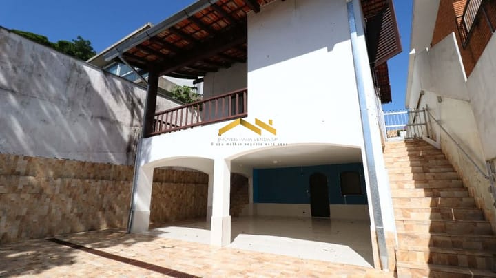 Casa à venda com 4 quartos, 336m² - Foto 1