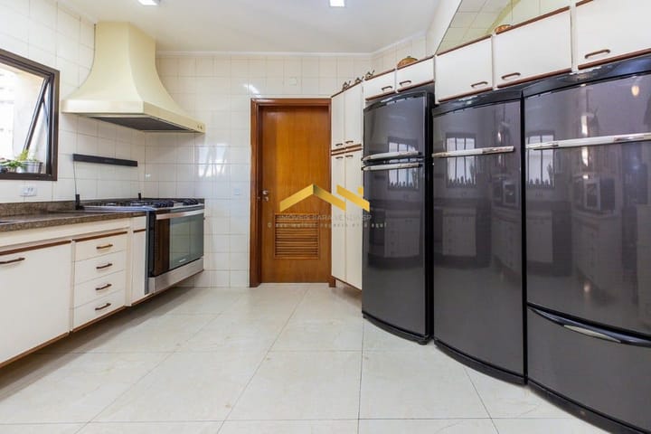 Apartamento à venda com 4 quartos, 200m² - Foto 35