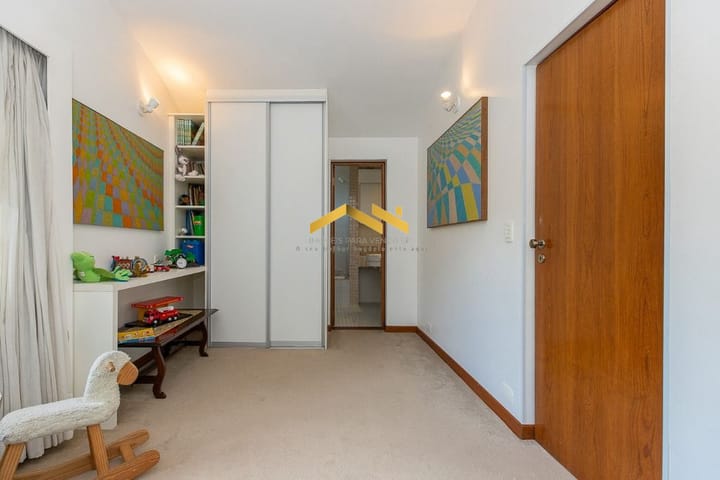 Casa à venda com 3 quartos, 600m² - Foto 3