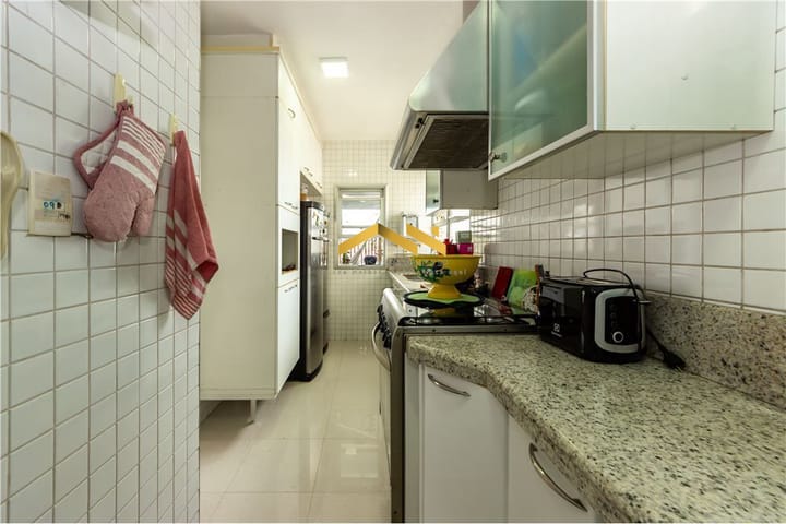 Apartamento à venda com 3 quartos, 195m² - Foto 6