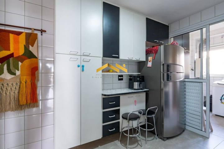 Apartamento à venda com 3 quartos, 90m² - Foto 4