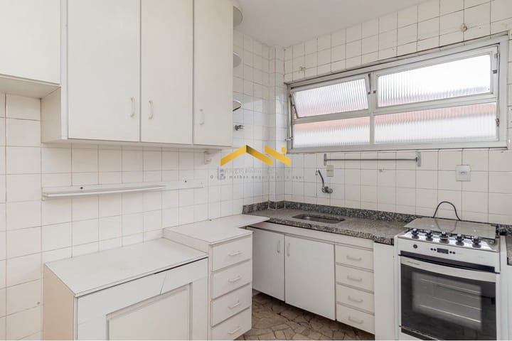 Apartamento à venda com 2 quartos, 70m² - Foto 2