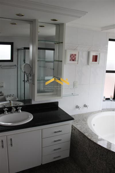 Apartamento à venda com 4 quartos, 230m² - Foto 14