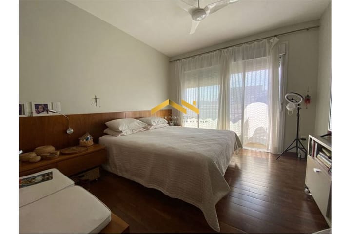 Apartamento à venda com 3 quartos, 200m² - Foto 5