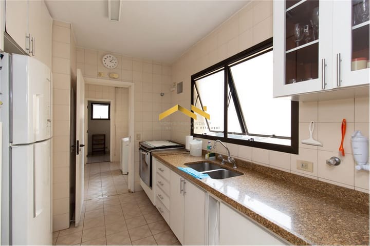 Apartamento à venda com 4 quartos, 192m² - Foto 14