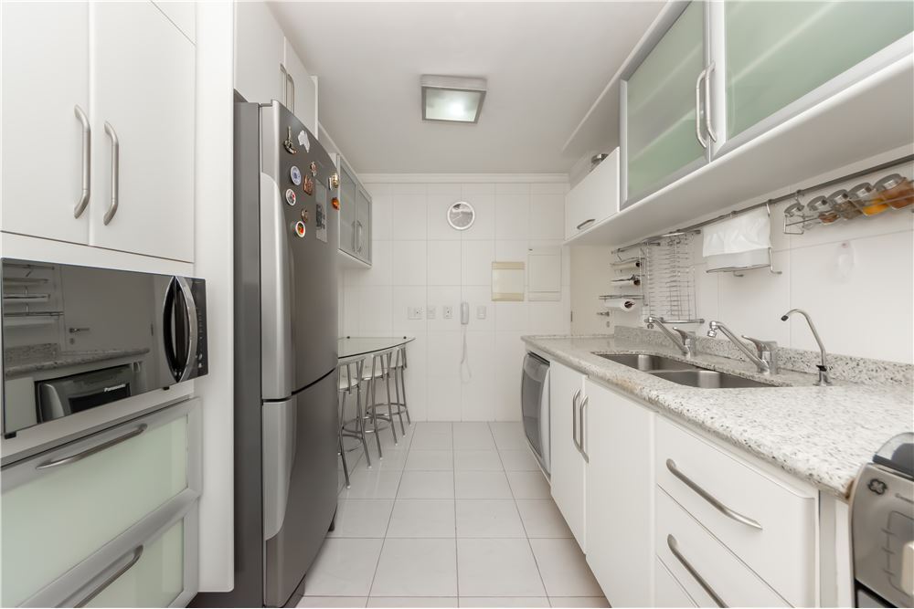 Apartamento à venda com 4 quartos, 198m² - Foto 6