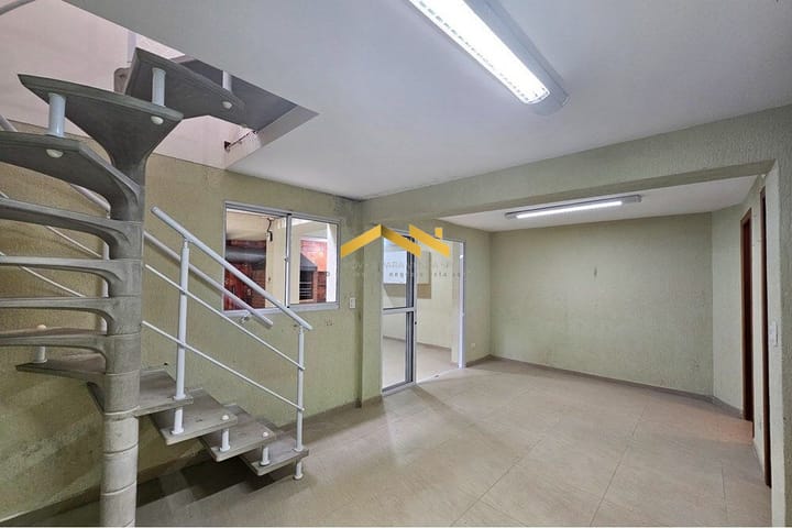 Casa à venda com 3 quartos, 240m² - Foto 8