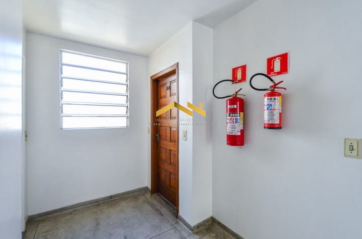 Apartamento à venda com 2 quartos, 65m² - Foto 4