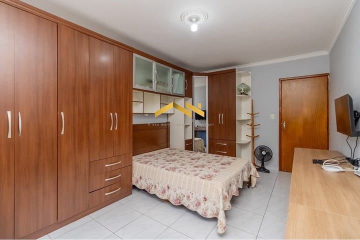 Casa à venda com 3 quartos, 211m² - Foto 5