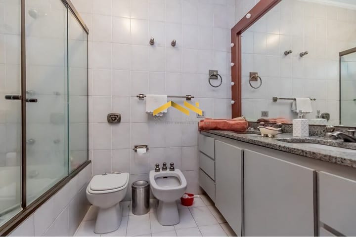 Casa à venda com 4 quartos, 310m² - Foto 2