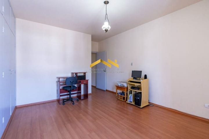 Casa à venda com 3 quartos, 217m² - Foto 5