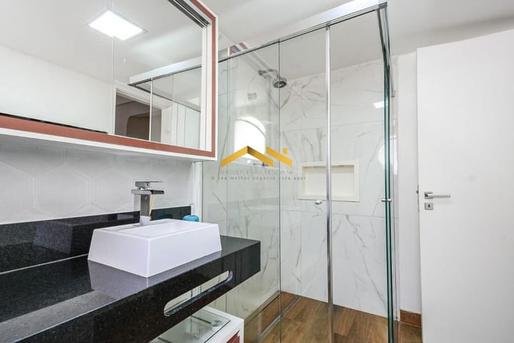 Apartamento à venda com 3 quartos, 111m² - Foto 2