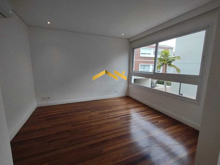 Casa à venda com 4 quartos, 300m² - Foto 2