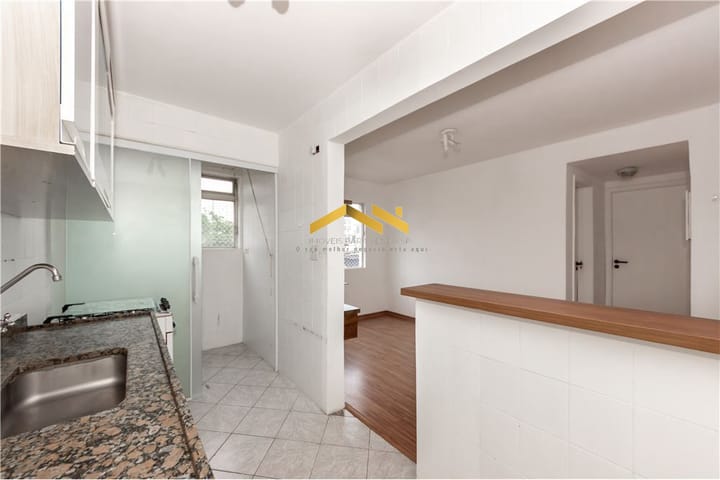 Apartamento à venda com 2 quartos, 70m² - Foto 2