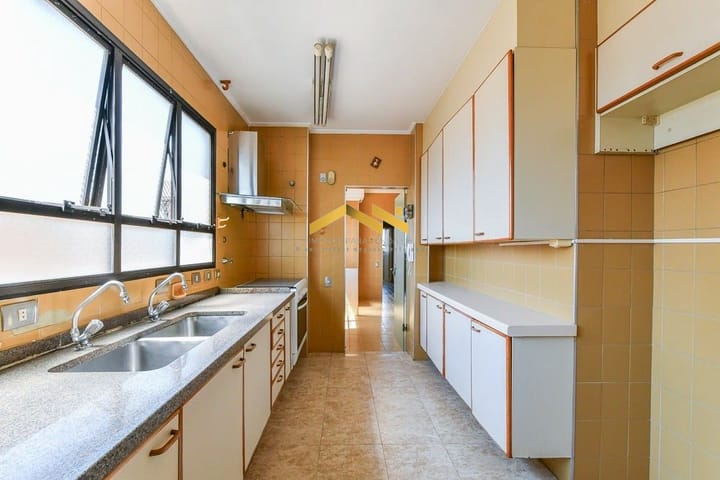 Apartamento à venda com 3 quartos, 256m² - Foto 32