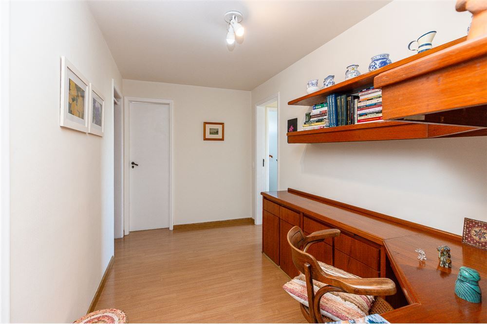 Apartamento à venda com 4 quartos, 175m² - Foto 18