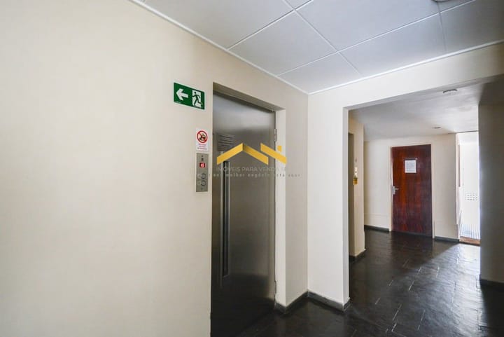 Apartamento à venda com 3 quartos, 70m² - Foto 2