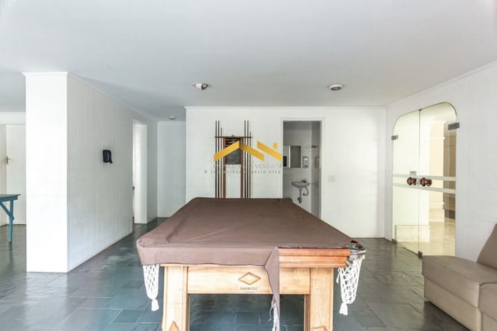 Apartamento à venda com 2 quartos, 70m² - Foto 2