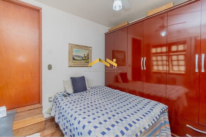 Casa à venda com 4 quartos, 232m² - Foto 2