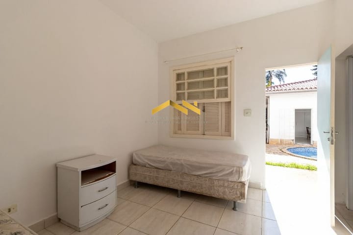 Casa à venda com 3 quartos, 280m² - Foto 2