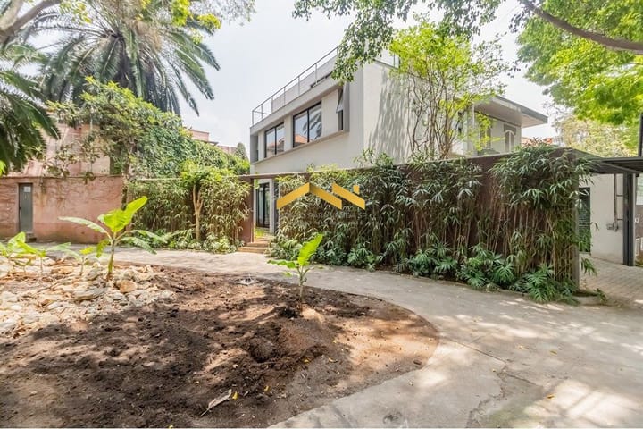 Casa à venda com 3 quartos, 318m² - Foto 3