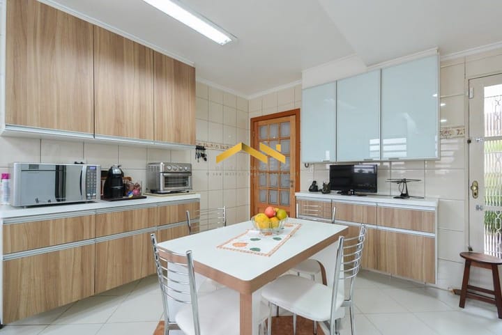 Casa à venda com 3 quartos, 244m² - Foto 42