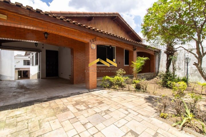 Casa à venda com 3 quartos, 180m² - Foto 1