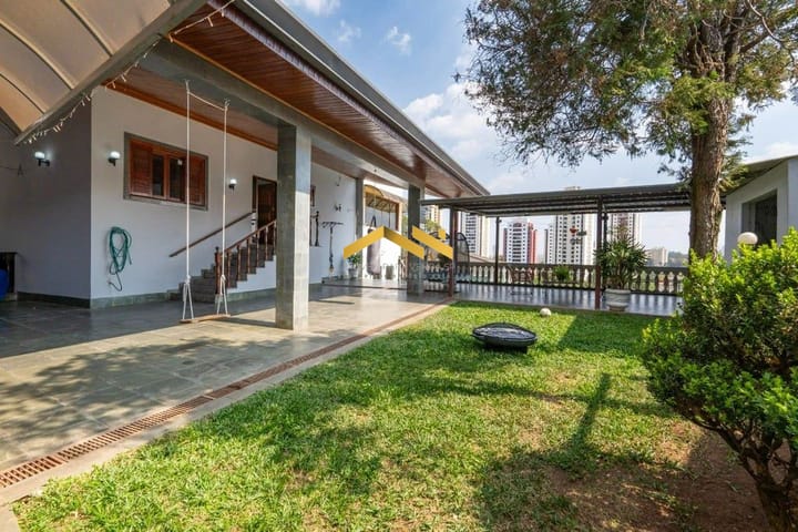 Casa à venda com 5 quartos, 270m² - Foto 32