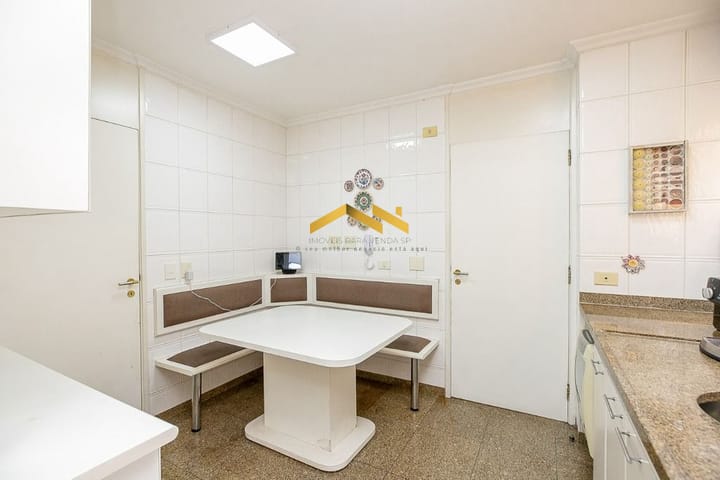 Apartamento à venda com 3 quartos, 225m² - Foto 18