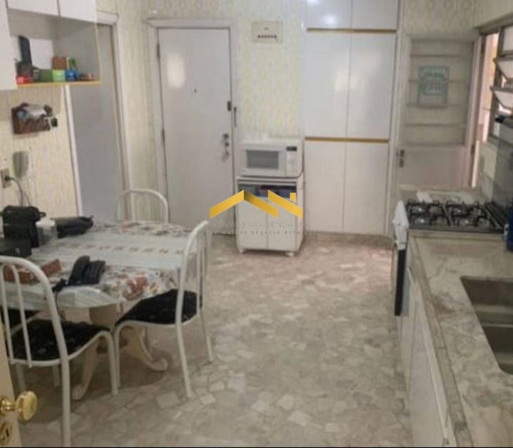 Apartamento à venda com 3 quartos, 240m² - Foto 14