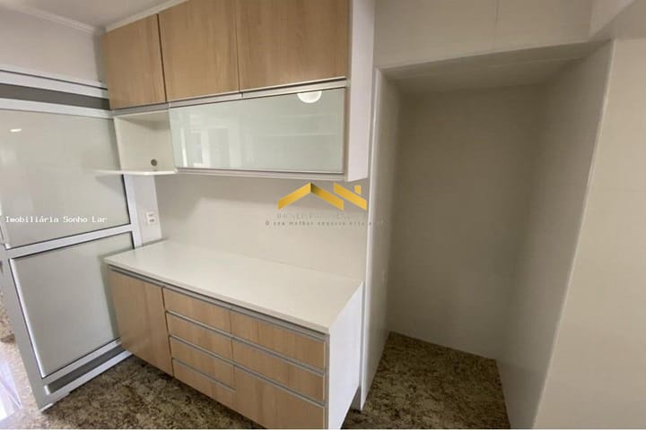 Apartamento à venda com 3 quartos, 120m² - Foto 2