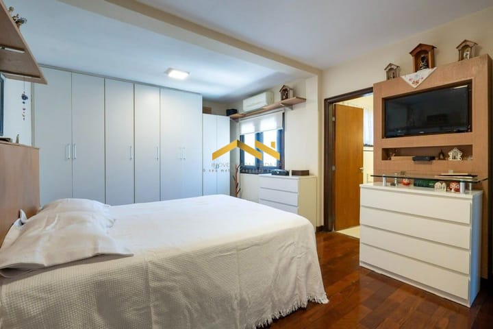 Casa à venda com 4 quartos, 240m² - Foto 6