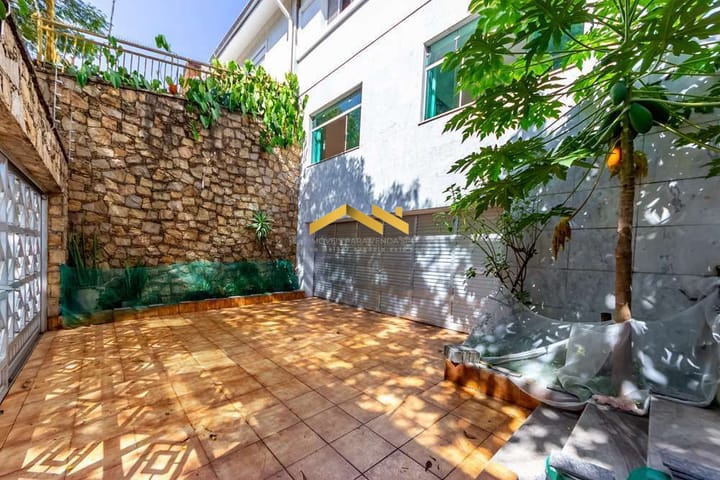 Casa à venda com 3 quartos, 197m² - Foto 4