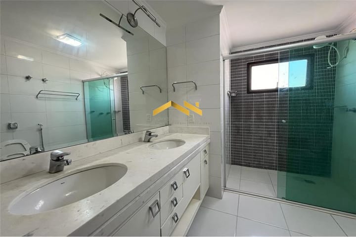 Apartamento à venda com 3 quartos, 246m² - Foto 9