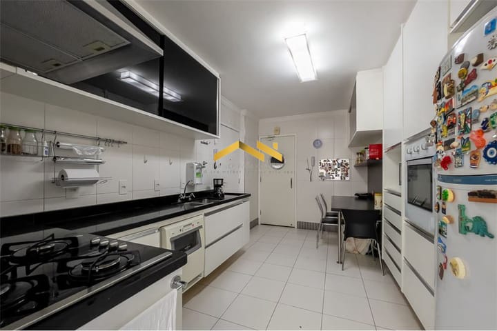 Apartamento à venda com 3 quartos, 137m² - Foto 25