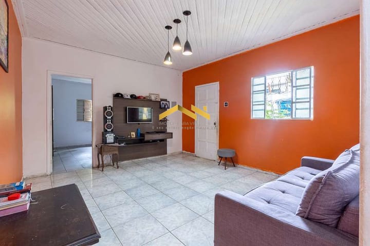 Casa à venda com 2 quartos, 140m² - Foto 1