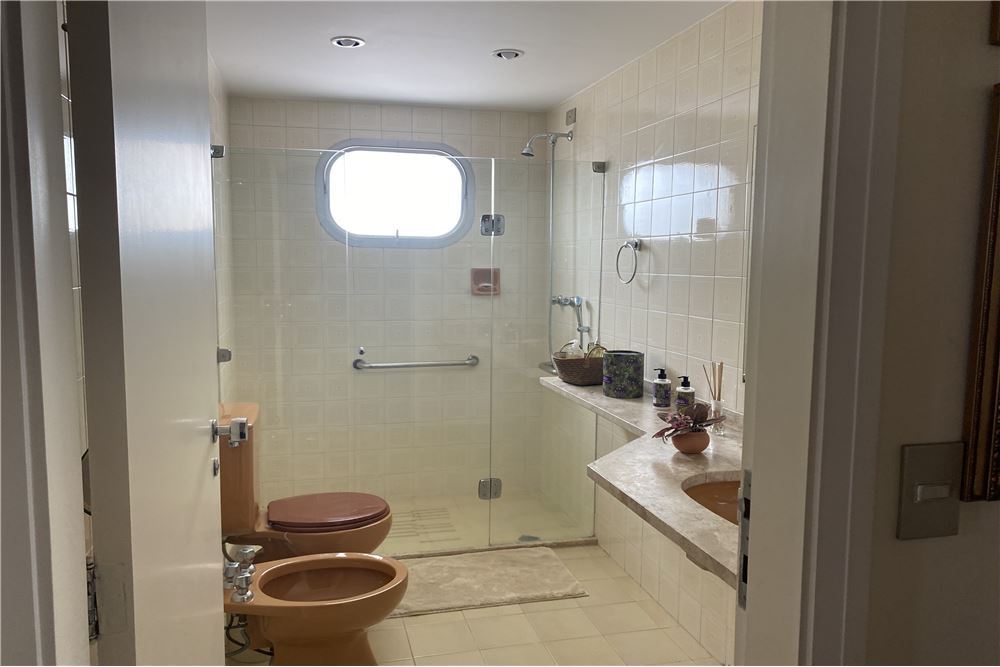 Apartamento à venda com 4 quartos, 200m² - Foto 9