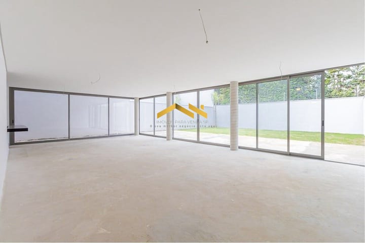 Casa à venda com 4 quartos, 600m² - Foto 1