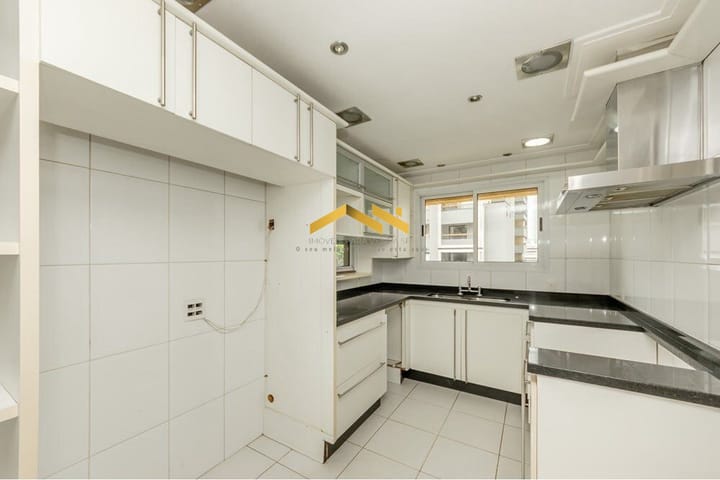 Apartamento à venda com 3 quartos, 218m² - Foto 6