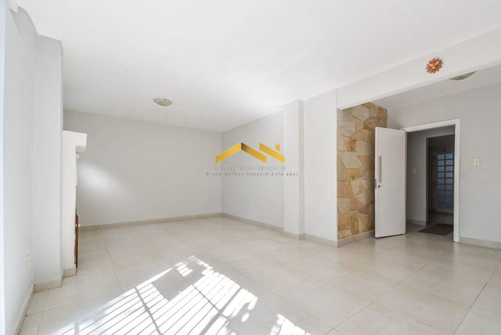 Casa à venda com 4 quartos, 205m² - Foto 1