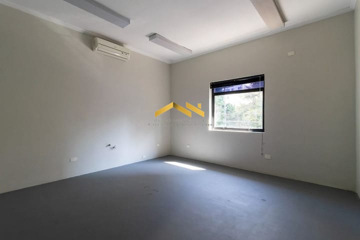 Casa à venda com 3 quartos, 208m² - Foto 18