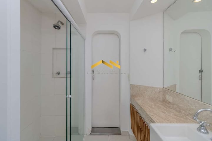 Apartamento à venda com 3 quartos, 206m² - Foto 4