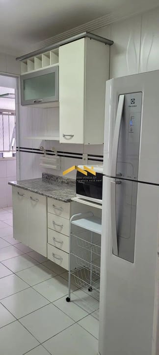 Apartamento à venda com 2 quartos, 65m² - Foto 10